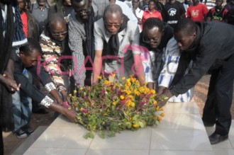 Burkina Faso : Dépôt de gerbes et meeting en mémoire de Norbert Zongo, 15 ans après son assassinat